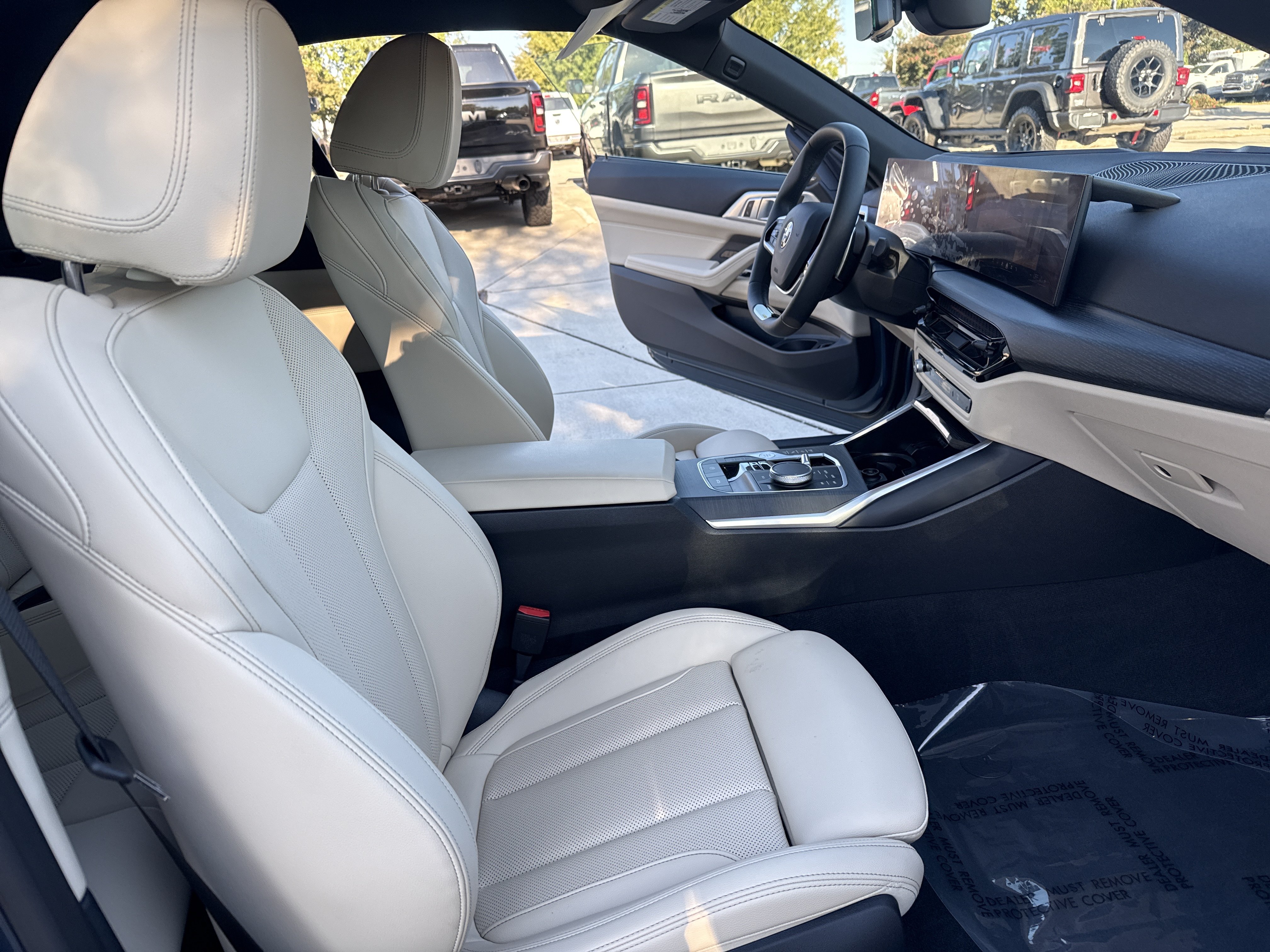 Used 2026 BMW 430i Convertible w/ Premium Package RWD image 32