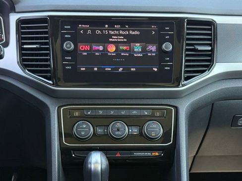 Used 2022 Volkswagen Atlas SEL R-Line image 28