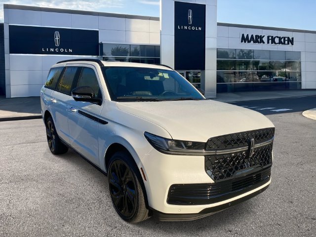 New 2027 Lincoln Navigator Reserve w/ Jet Appearance Package AWD/4WD image 1