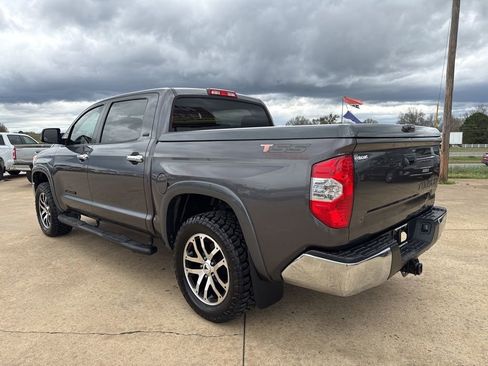 Used 2017 Toyota Tundra SR5 w/ SR5 Upgrade Package image 5