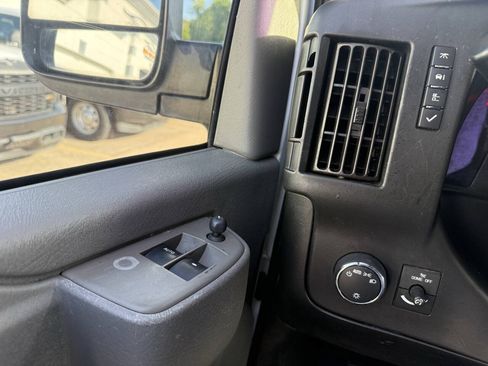 Used 2020 Chevrolet Express 2500 w/ Driver Convenience Package RWD image 21