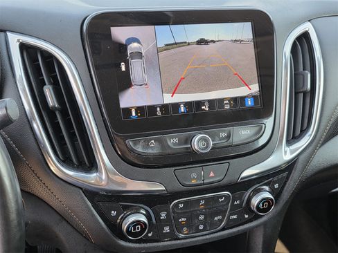 Used 2023 Chevrolet Equinox Premier image 10