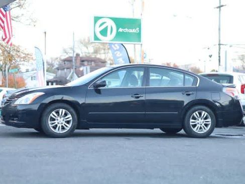 Used 2012 Nissan Altima 2.5 S w/ 20th Anniversary Pkg image 3