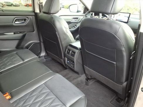 Certified 2026 Nissan Rogue Platinum w/ Tech Package image 18