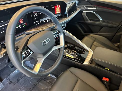 Certified 2025 Audi Q5 Premium w/ Convenience Package AWD/4WD image 13