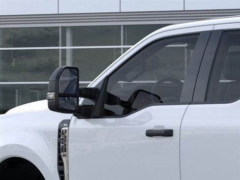 New 2026 Ford F250 XL w/ XL Chrome Package image 20