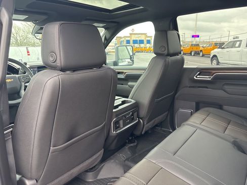 New 2026 Chevrolet Silverado 2500 High Country w/ High Country Premium Package AWD/4WD image 36