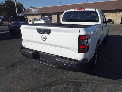 Used 2024 Nissan Frontier S w/ S Utility Package image 7