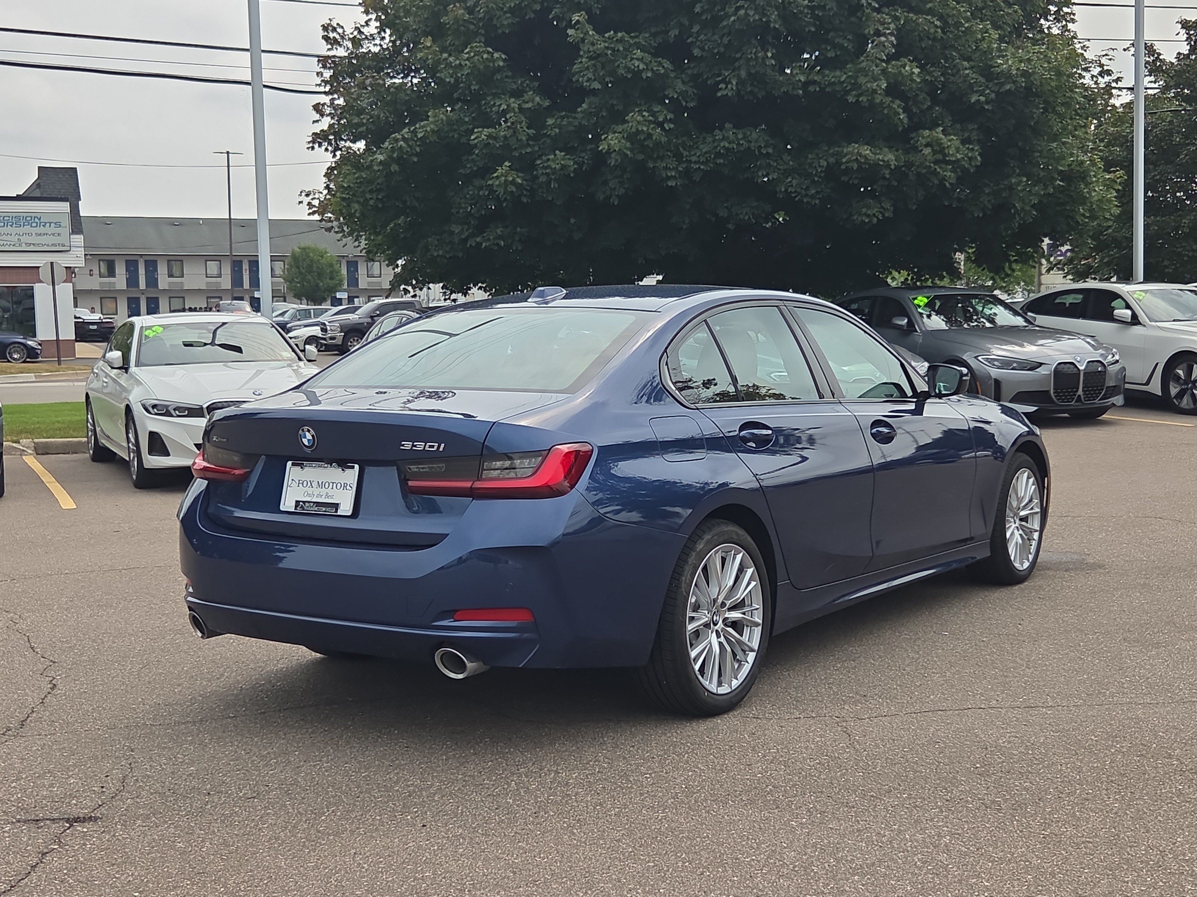 Certified 2023 BMW 330i xDrive Sedan w/ Premium Package AWD/4WD image 4