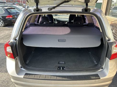 Used 2008 Volvo V70 FWD image 16