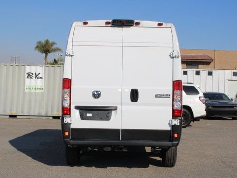 New 2025 RAM ProMaster 2500 w/ Convenience Group FWD image 4