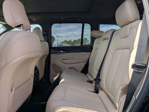 New 2025 Jeep Grand Cherokee Limited w/ Luxury Tech Group II image 25