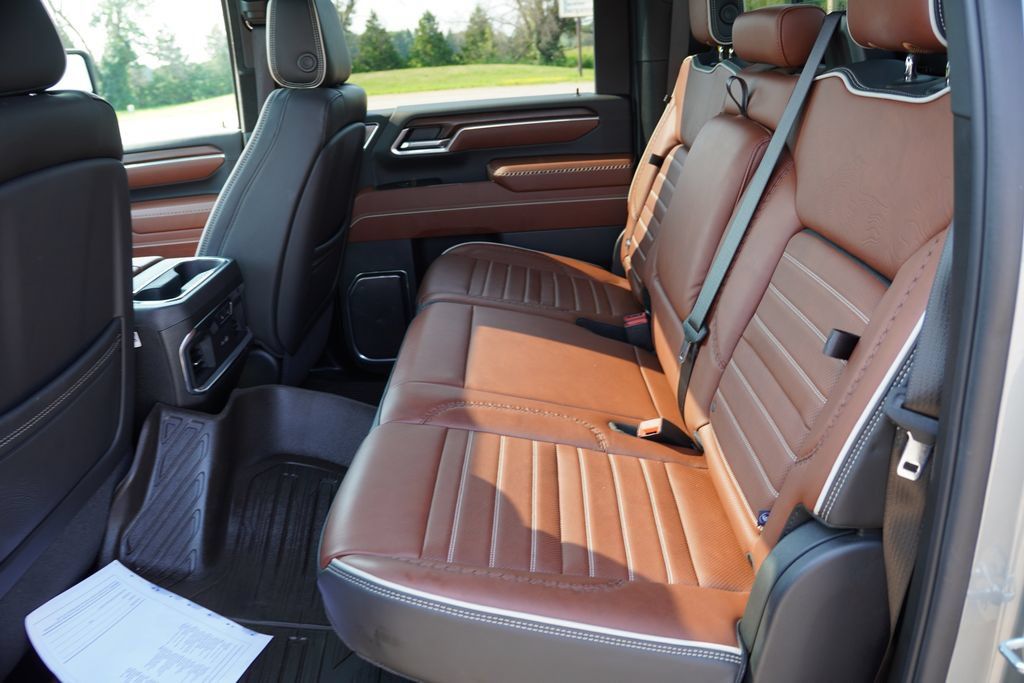 Certified 2025 GMC Sierra 3500 Denali Ultimate AWD/4WD image 19