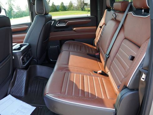 Used 2025 GMC Sierra 3500 Denali Ultimate AWD/4WD image 19