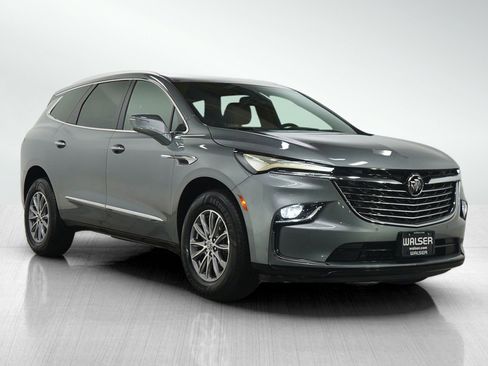 Used 2023 Buick Enclave Essence image 7