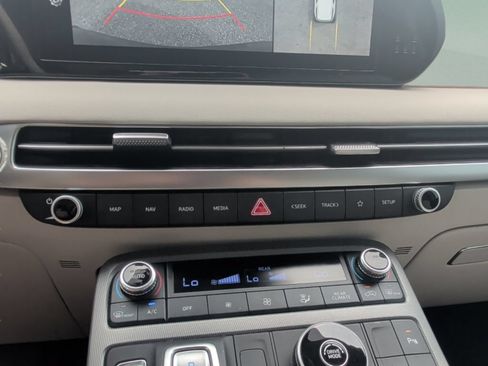 Used 2023 Hyundai Palisade Limited FWD image 24