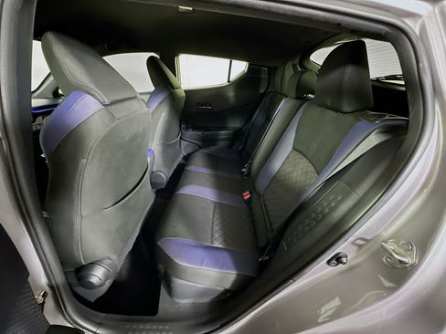 Used 2020 Toyota C-HR XLE FWD image 26