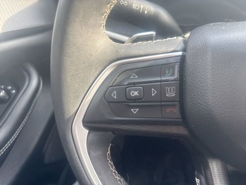 Used 2024 Jeep Grand Cherokee Altitude AWD/4WD image 18
