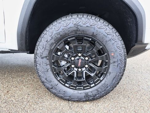 New 2026 GMC Canyon Elevation w/ Convenience Package image 26