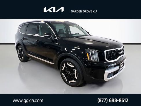 Used 2024 Kia Telluride EX w/ EX Captain's Chair Package image 1