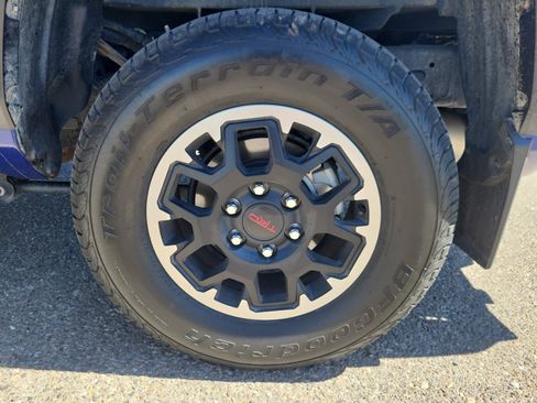 Used 2024 Toyota Tacoma TRD Off-Road w/ TRD Off Road Upgrade Package AWD/4WD image 24