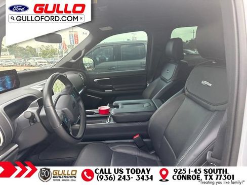 Used 2025 Ford Expedition Platinum AWD/4WD image 8