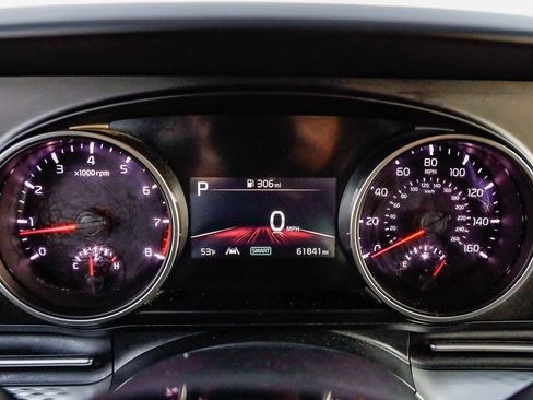 Used 2024 Kia Carnival LX image 28