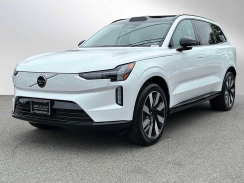New 2025 Volvo EX90 Plus image 15
