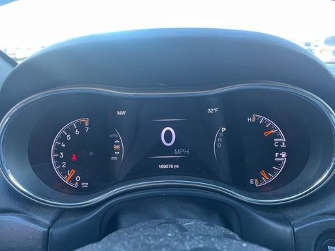 Used 2017 Jeep Grand Cherokee Limited image 32