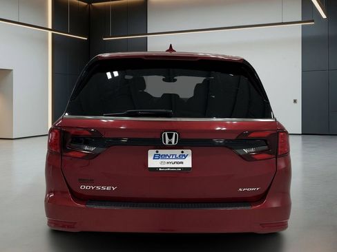 Used 2024 Honda Odyssey Sport image 5