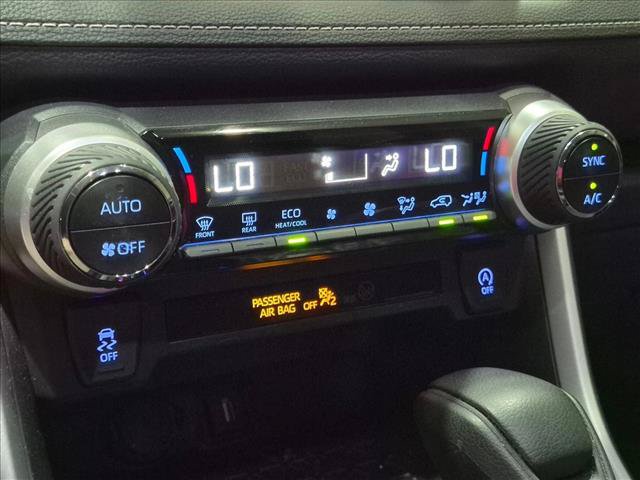 Used 2021 Toyota RAV4 XLE w/ Convenience Package FWD image 22