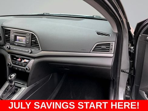 Used 2018 Hyundai Elantra SE FWD image 29