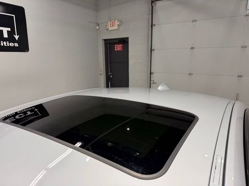 Used 2017 BMW 340i xDrive Sedan image 21