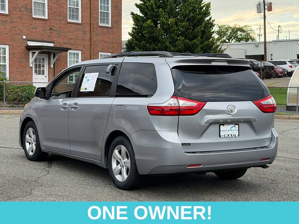Used 2015 Toyota Sienna LE FWD image 4