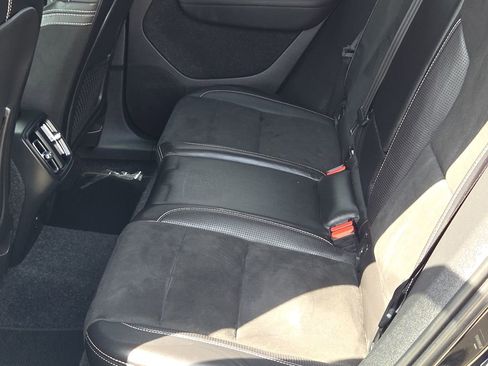 Used 2021 Volvo XC40 T5 R-Design w/ Advanced Package image 15