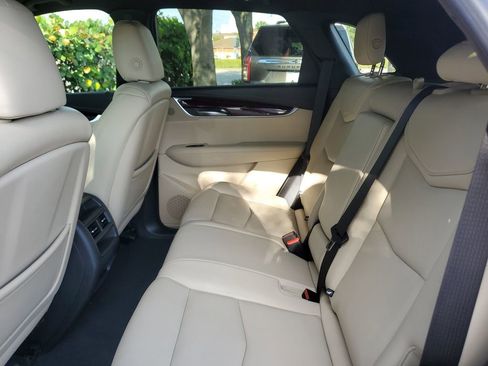 Used 2018 Cadillac XT5 Luxury w/ Driver Awareness Package image 13