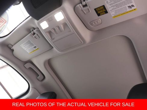 Used 2022 Ford Escape Titanium image 16