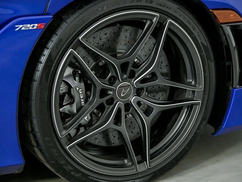 Used 2019 McLaren 720S Performance RWD image 17
