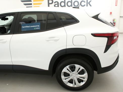 Certified 2025 Chevrolet Trax LS FWD image 6