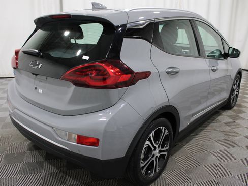 Used 2020 Chevrolet Bolt Premier w/ Infotainment Package FWD image 29