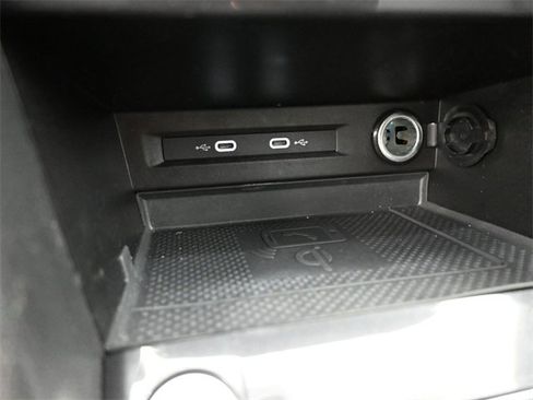 Used 2021 Volkswagen Tiguan SE R-Line w/ 3-Row Tiguan MDO Package image 3