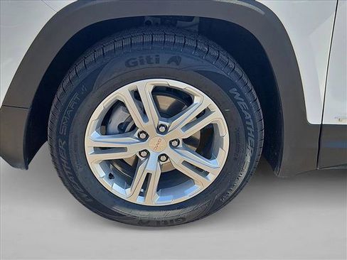 Used 2024 GMC Terrain SLE FWD image 23