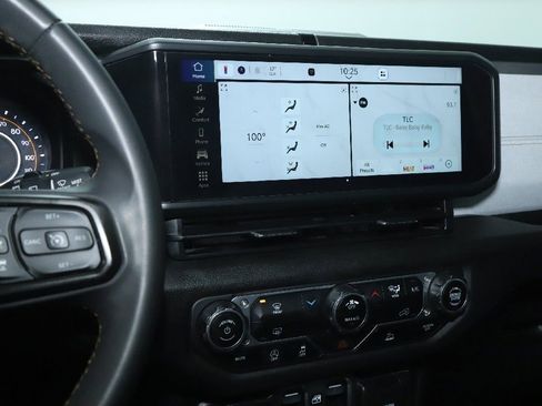 Used 2024 Jeep Wrangler Sport S image 25