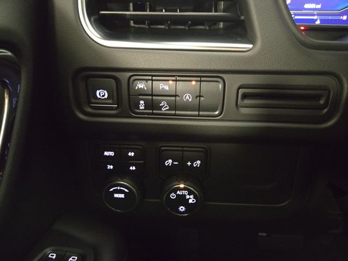 Certified 2023 Chevrolet Suburban Z71 AWD/4WD image 31