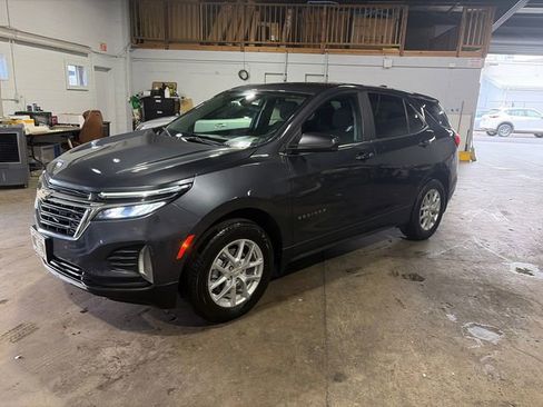 Used 2023 Chevrolet Equinox LT w/ LPO, Floor Liner Package image 8