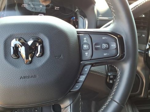 Used 2023 RAM 3500 Limited AWD/4WD image 9