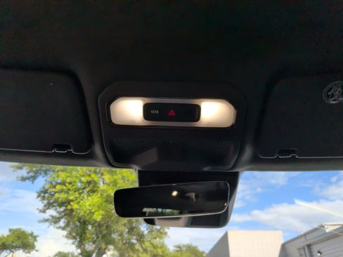 Used 2024 Rivian R1S Adventure AWD/4WD image 27