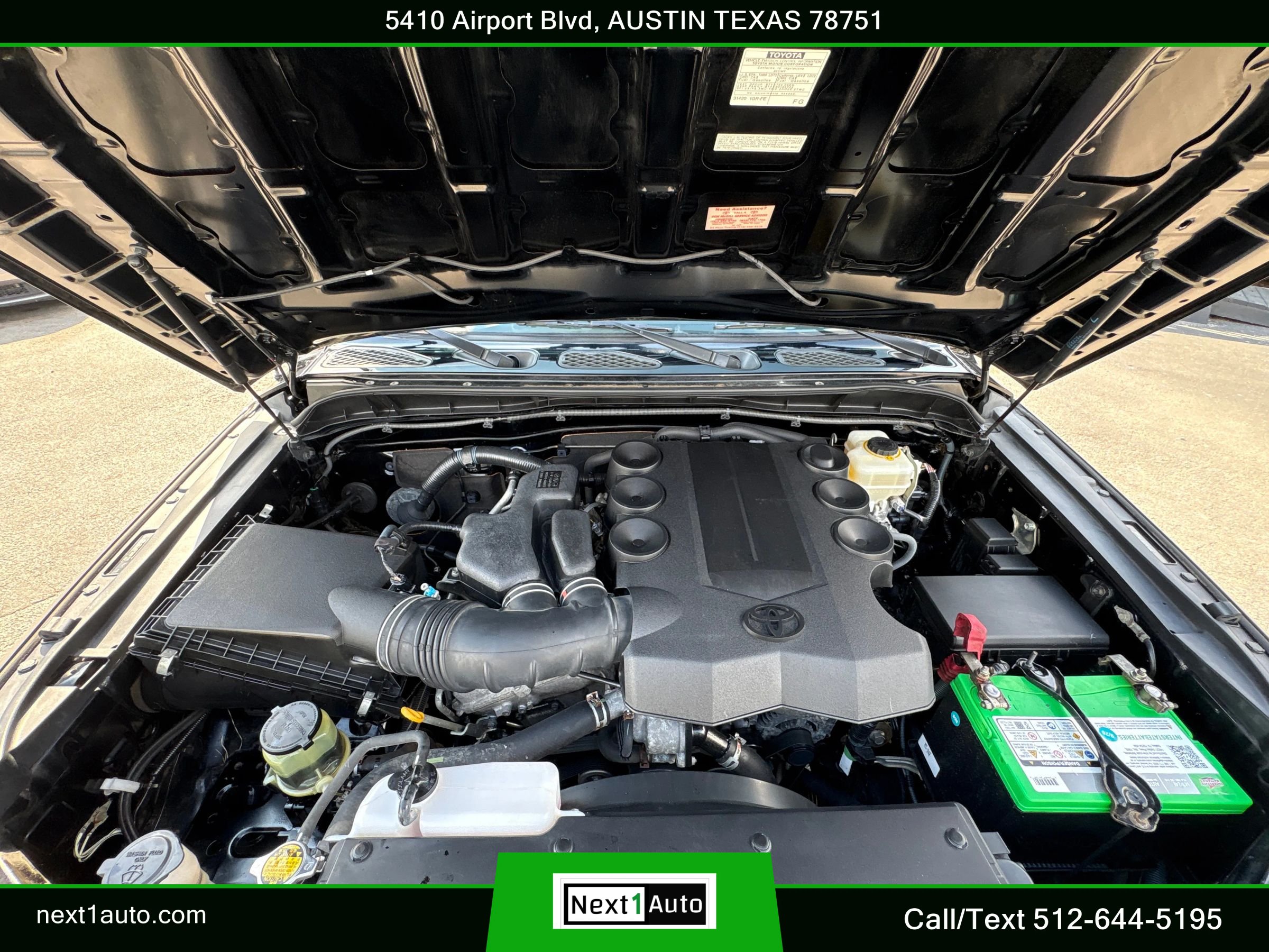 Used 2011 Toyota FJ Cruiser 2WD w/ Upgrade Pkg image 33