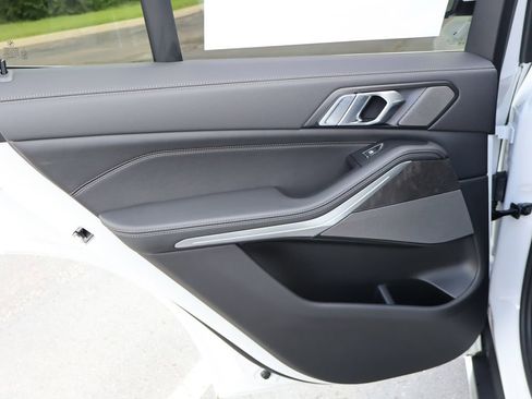 New 2026 BMW X5 xDrive40i w/ Premium Package image 21