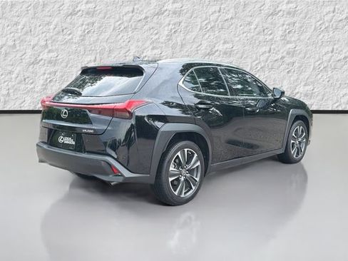 Used 2019 Lexus UX 200 w/ Premium Package FWD image 3